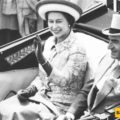 The Golden Keys of Tehran and Isfahan—Mohammad Reza Shah’s Gift to the Queen of England / If he had stayed only two more days, he would have gifted her the entire country + Photo.”