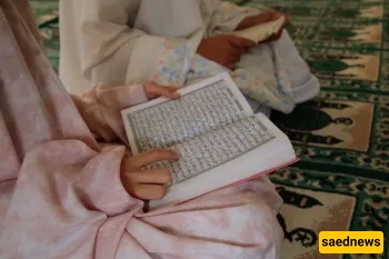 Can You Pray in a T-Shirt with Pictures on It? What Islamic Jurists Say.