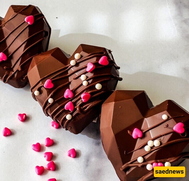 Do You Know Exactly When Valentine's Day is? / How to Make Heart-Shaped Valentine Chocolates at Home With Just One Mold and Two Easy Methods