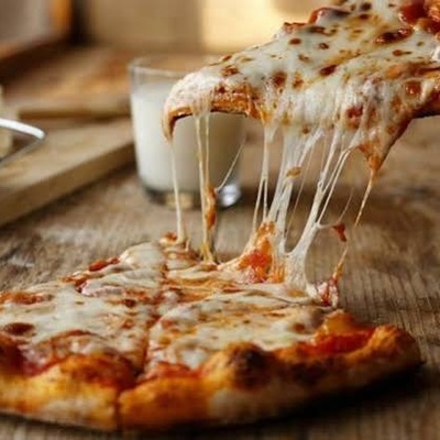 What Ingredients Are in Pizza Cheese?