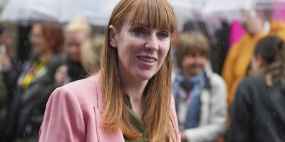 UK Deputy PM Resigns after Inquiry into Tax Payment on Home Purchase