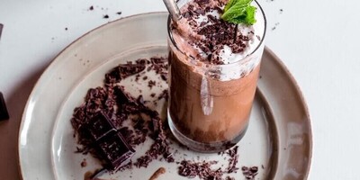 Make Delicious Factory-Style Chocolate Milk at Home in No Time / Step-by-Step Recipe!