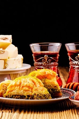 Tabriz Souvenirs: A Treasure Trove of Authentic Azerbaijani Flavors and Art