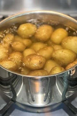 How Long to Boil Potatoes: How Many Minutes Should You Cook Them?
