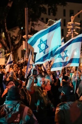 Massive Protests Erupt in Tel Aviv as Thousands Demand Accountability from Netanyahu's Government