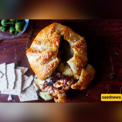 Baked Brie with Jammy Balsamic Red Onions — A Warm, Runny Center That Steals Winter Parties