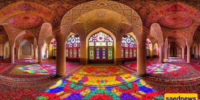 Where is the Nasir al-Mulk Mosque in Shiraz located?