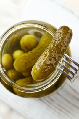 What Is Fermented Pickle? Key Differences Between Fermented and Vinegar Pickles
