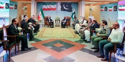 President Pezeshkian Calls for Islamic Unity in Meeting with Pakistan’s Nawaz Sharif