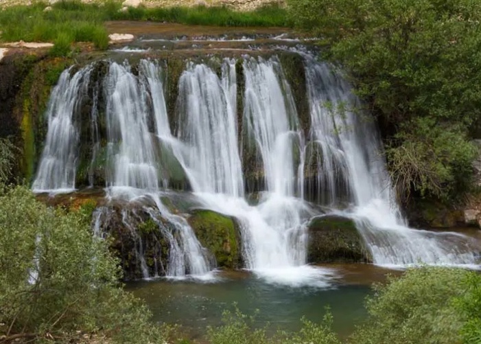 Bisheh Waterfall