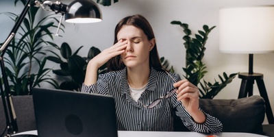 Eye Strain Habits You May Not Notice While Using Screens