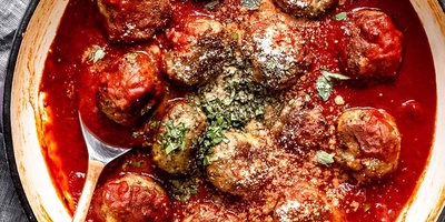 A Comfort-Food Favorite: How to Make Juicy Meatballs With Spiced Tomato Sauce