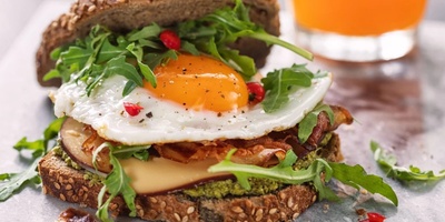 Cheesy Egg Sandwich: An Easy and Delicious Recipe