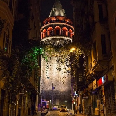 Turkey’s Municipality Wows with Stunning Galata Tower Display to Entertain Street Crowds + Video