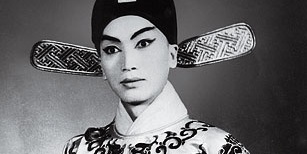 The Spy Who Pretended to Be a Woman for 20 Years and Even Became Pregnant!