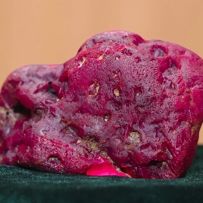 Amazing 2-Kilogram Ruby Discovered In Myanmar