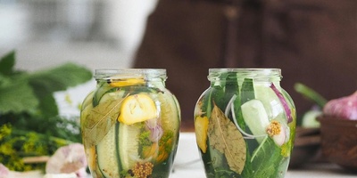 Why did grandmothers’ pickles never go bad? / The secret to long-lasting pickles: keeping them mold-free and healthy