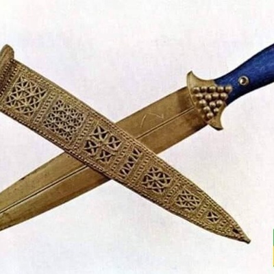 Incredible Discovery Beneath Denmark’s Soil: 4,000-Year-Old Tomb Holds Weapons That Rival Modern Technology