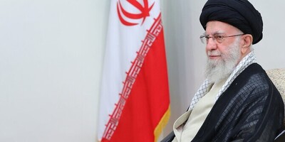 Supreme Leader Welcomes Delegates from Various States