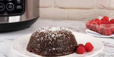 How to Bake a Cake in Traditional and Digital Rice Cookers