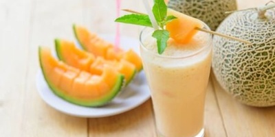 How to Make a Simple Cantaloupe Milkshake