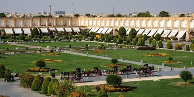 Exploring Isfahan’s Parks and Public Spaces: A Guide to Relaxation and Adventure