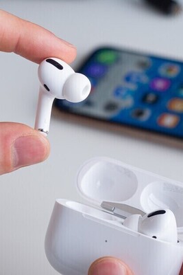 From Hearing Test to Answering Calls by Shaking Your Head: Everything You Didn't Know About AirPod Tricks