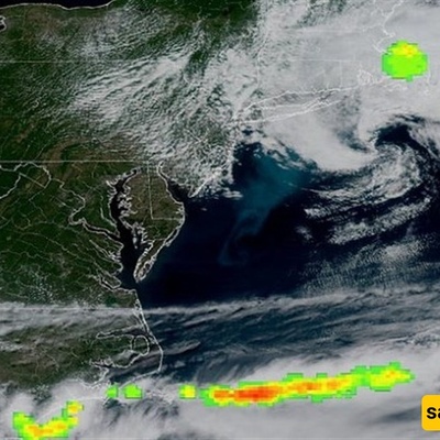 Meteor Explodes Over Massachusetts, Triggering Powerful Sonic Booms Across the Region