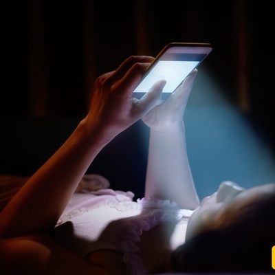 Does Mobile Phone Use Cause Premature Skin Aging? How To Prevent It?