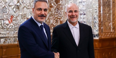 Turkish Foreign Minister Meets Iranian Parliament Speaker in Tehran