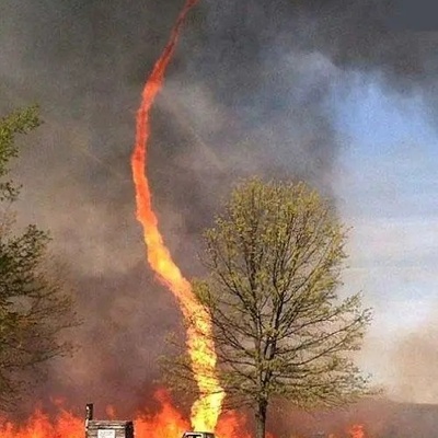 Rare Fire Tornado Phenomenon Occurs in Spain + Video
