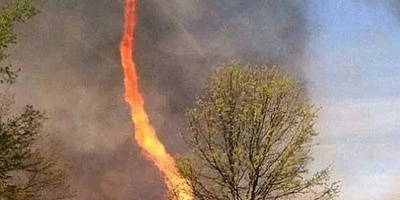 Rare Fire Tornado Phenomenon Occurs in Spain + Video