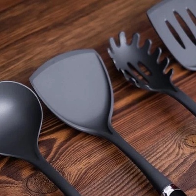 Health Risks of Black Plastic Kitchenware