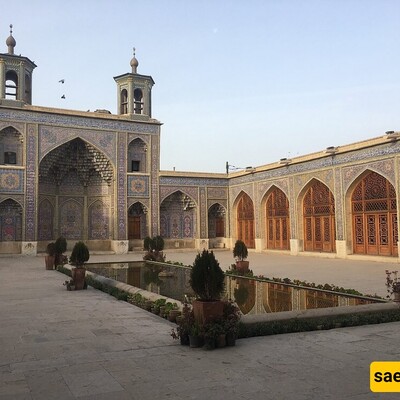 Nasir al-Mulk Mosque: A Kaleidoscope of Persian Art and Tranquility