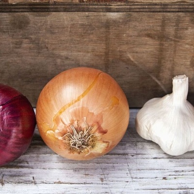 Best Ways to Store Garlic and Onions to Prevent Sprouting