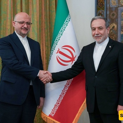 Iran’s New Ambassador to Greece Meets Araghchi Before Taking Up Post