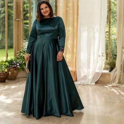 A Guide to Choosing Formal Dresses for Plus-Size Women: Features, Styles, and Essential Tips