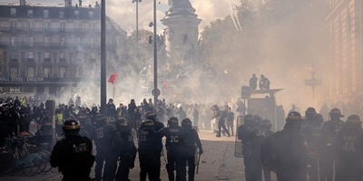 France Deploys Anti-Terrorism Forces to Control Riots