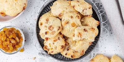 How to Make No-Oven Raisin Cookies in a Pan