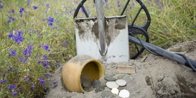 Hidden Secret Beneath the Altar: Ancient Coin Treasure Unearthed Inside an Old Church