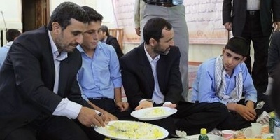 Interesting Lesson by Mahmoud Ahmadinejad to a Foreign Political Figure + Photo / Iranizing Faces in the Style of the Former President