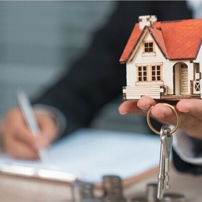 Buying Property in Dubai: An Opportunity or a Risk?