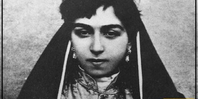 The Romantic Pose of a Harem Woman of Naser al-Din Shah, Who Was Passionate About Photography / This Girl Must Have Been a God of Photography!