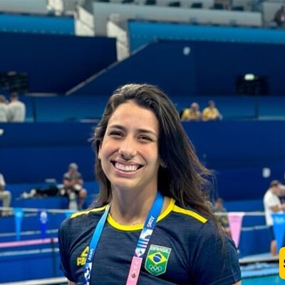 Brazilian Swimmer Ana Carolina Vieira Speaks Out on Controversial Olympic Dismissal