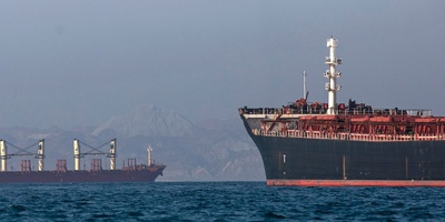 Two Oil and Gas Tankers Pass Through the Route Designated by Iran in the Strait of Hormuz