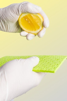 Why do some people pour lemon juice into their home toilet?