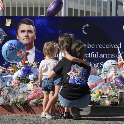 Armed Man With Fake Police Badge Detained at Charlie Kirk Memorial Site — Security on Edge Ahead of Trump’s Attendance