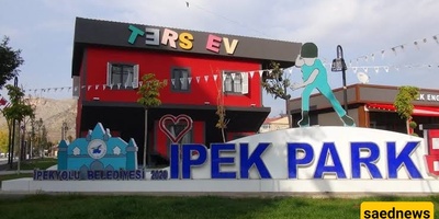 Van’s Upside-Down House / A Fascinating Attraction for Tourists