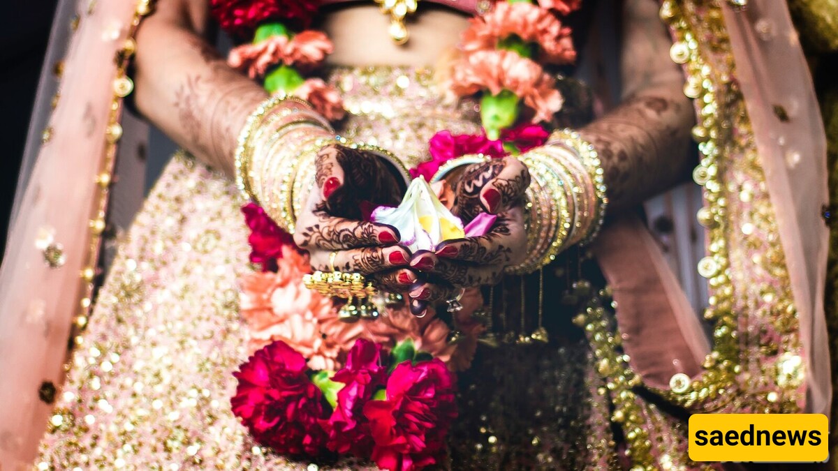 Indian Comedian's Strange Gift to Bride and Groom Goes Viral!