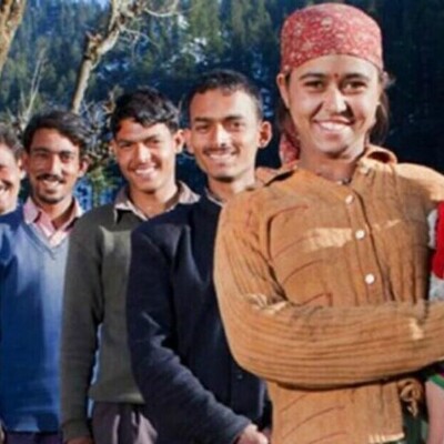 The Hidden Story Behind an 18-Year-Old Girl’s Strange Engagement to 4 Men Because of Her Father’s Greed!